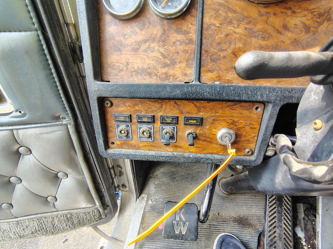 1999 KENWORTH W900L - Image 13